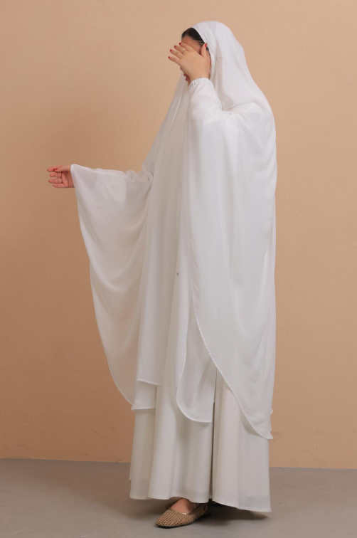 طقم صلاة أبيض انسيابي